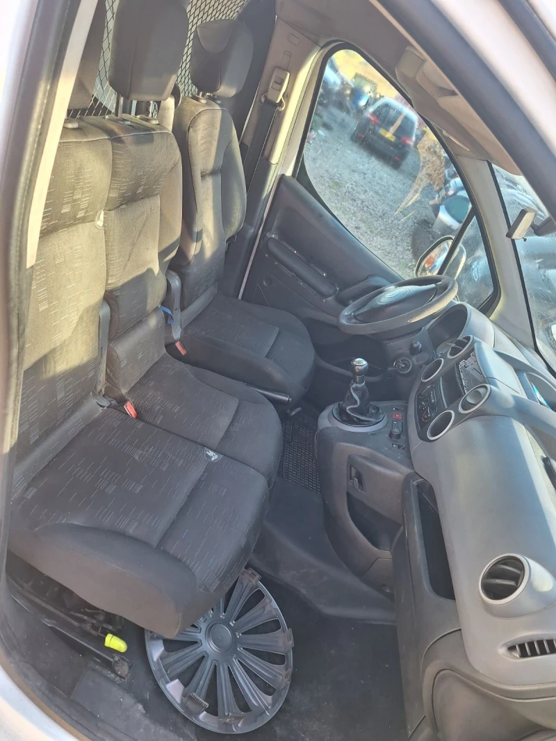 Citroen Berlingo 1.6HDI 75кс, снимка 7 - Автомобили и джипове - 45171760