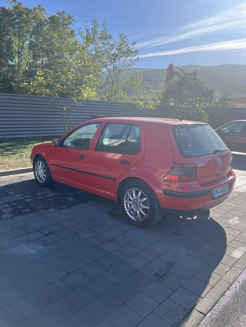 VW Golf, снимка 1 - Автомобили и джипове - 47693971