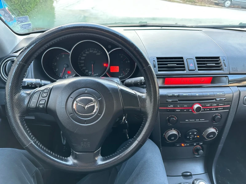 Mazda 3, снимка 8 - Автомобили и джипове - 48353346