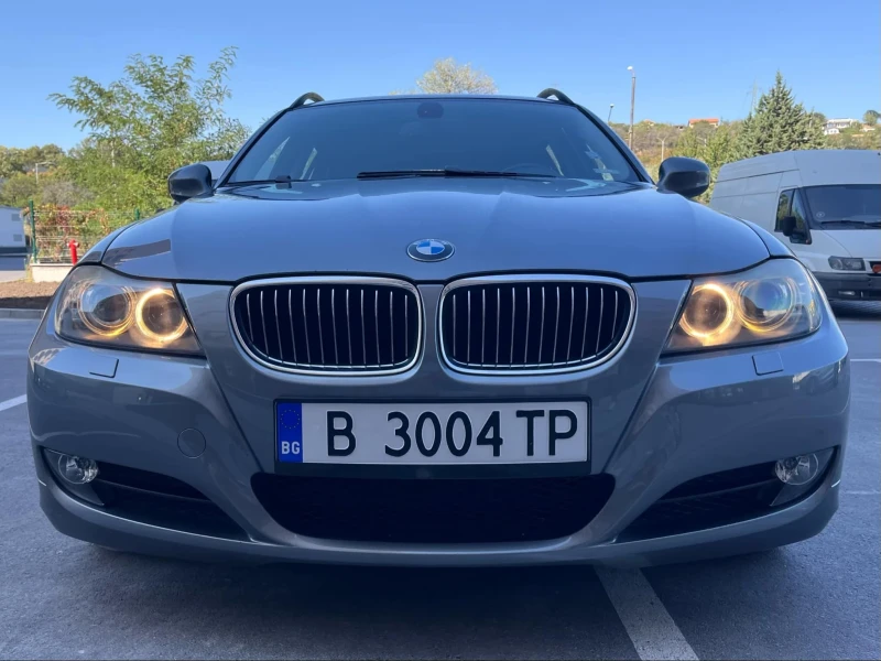 BMW 330 E91 x drive, снимка 11 - Автомобили и джипове - 48546795