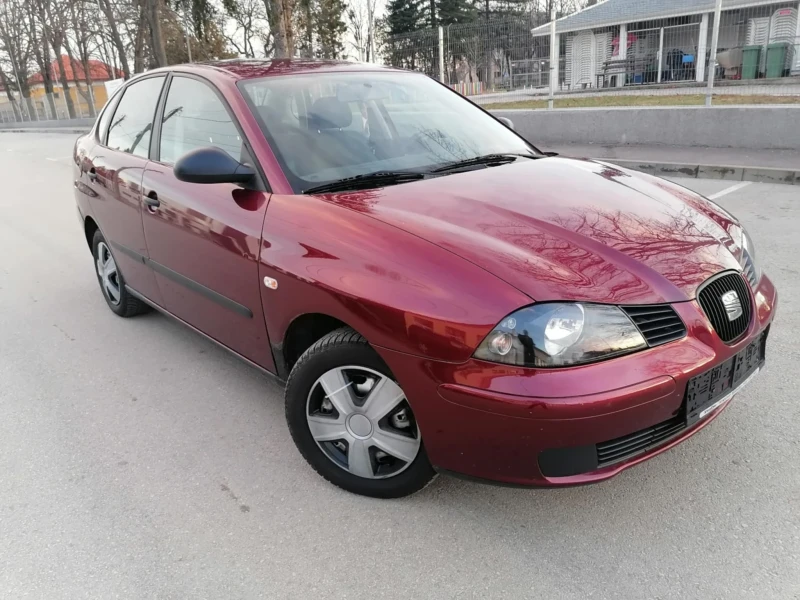 Seat Cordoba 1.9 sdi клима , снимка 1 - Автомобили и джипове - 48561243