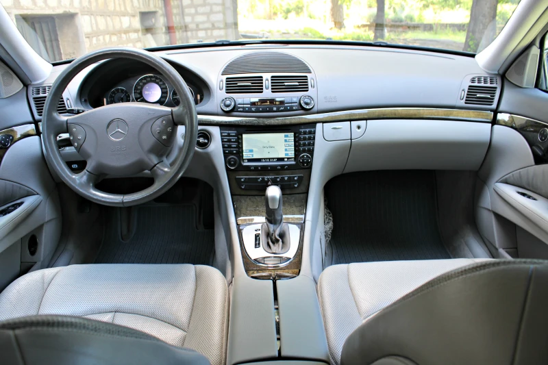 Mercedes-Benz E 320 Avantgarde Full Екстри Швейцария, снимка 11 - Автомобили и джипове - 50527559