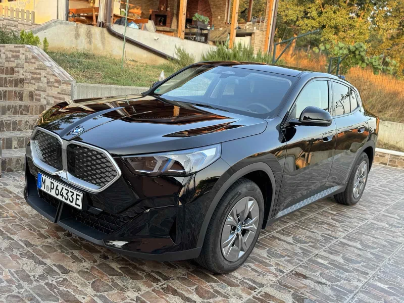 BMW iX2 eDrive20, снимка 2 - Автомобили и джипове - 51303323