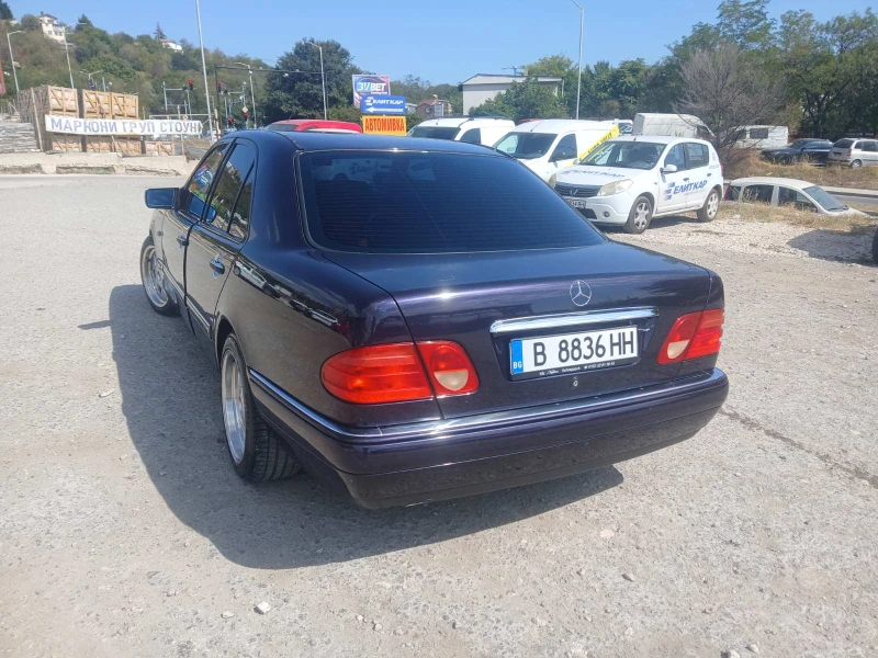 Mercedes-Benz E 240, снимка 4 - Автомобили и джипове - 51665184