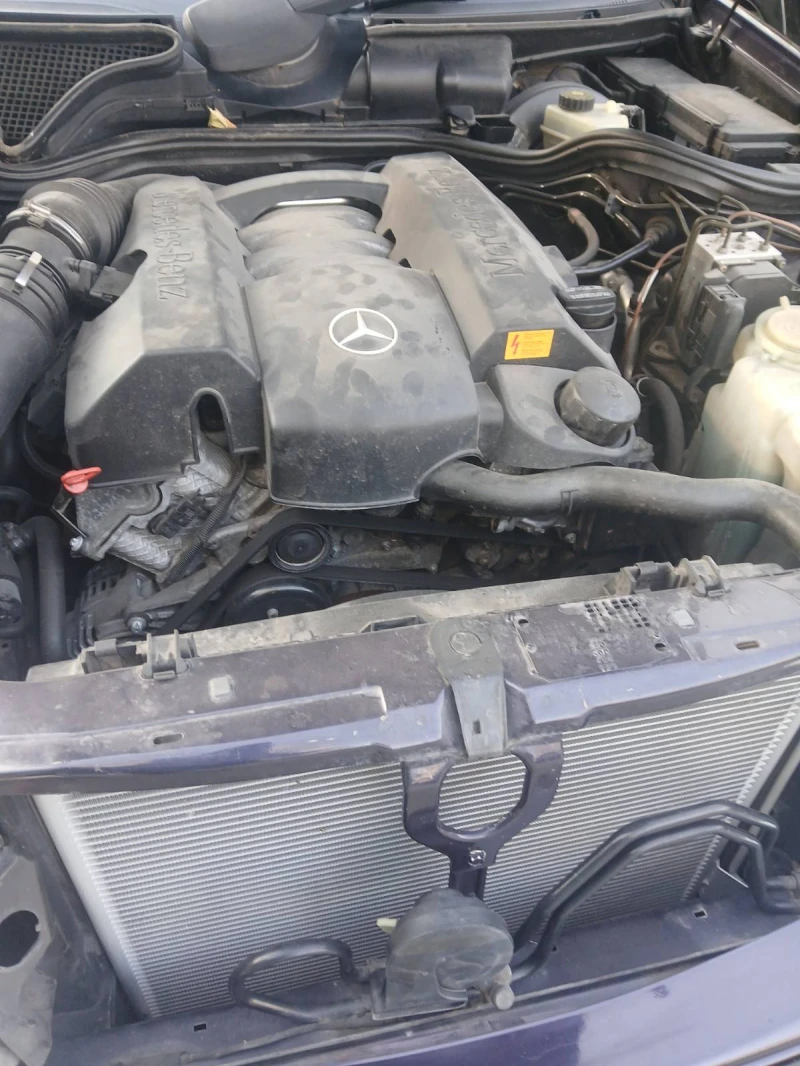 Mercedes-Benz E 240, снимка 9 - Автомобили и джипове - 51665184