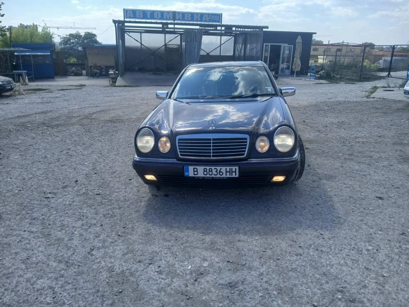Mercedes-Benz E 240, снимка 5 - Автомобили и джипове - 51665184