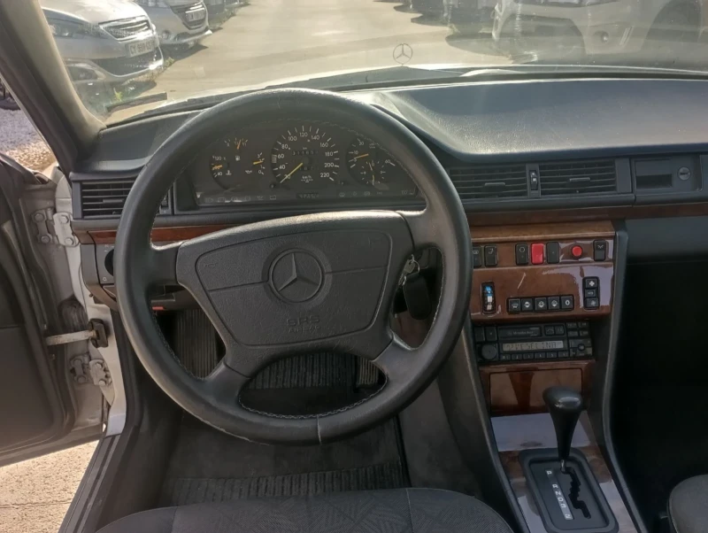 Mercedes-Benz 124, снимка 8 - Автомобили и джипове - 52253665