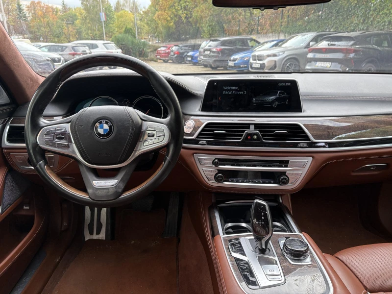 BMW 750 i xDrive, снимка 14 - Автомобили и джипове - 51892851