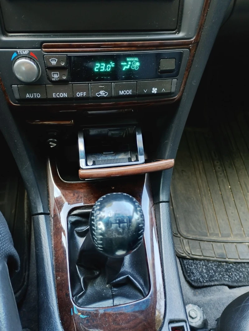 Nissan Maxima, снимка 13 - Автомобили и джипове - 52145185