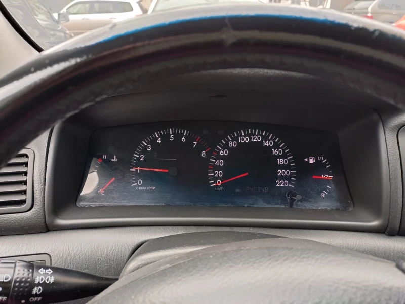 Toyota Corolla 1.4 vvt-i, снимка 11 - Автомобили и джипове - 53221091