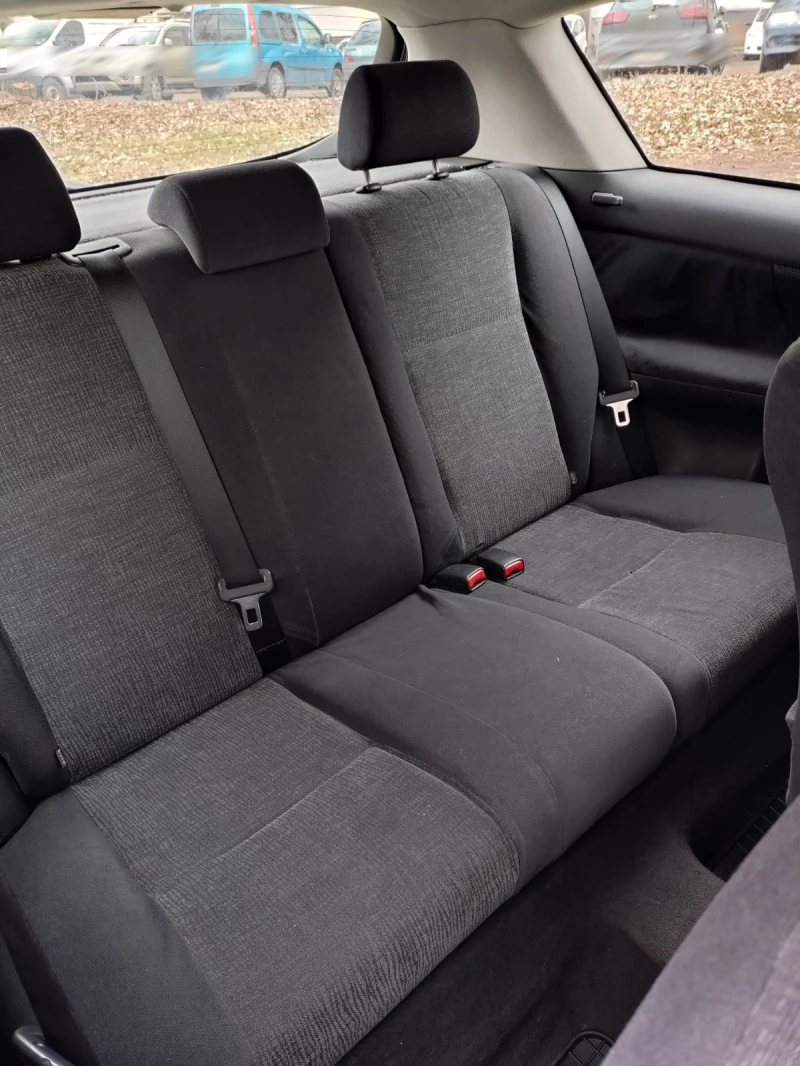 Toyota Corolla 1.4 vvt-i, снимка 15 - Автомобили и джипове - 53221091