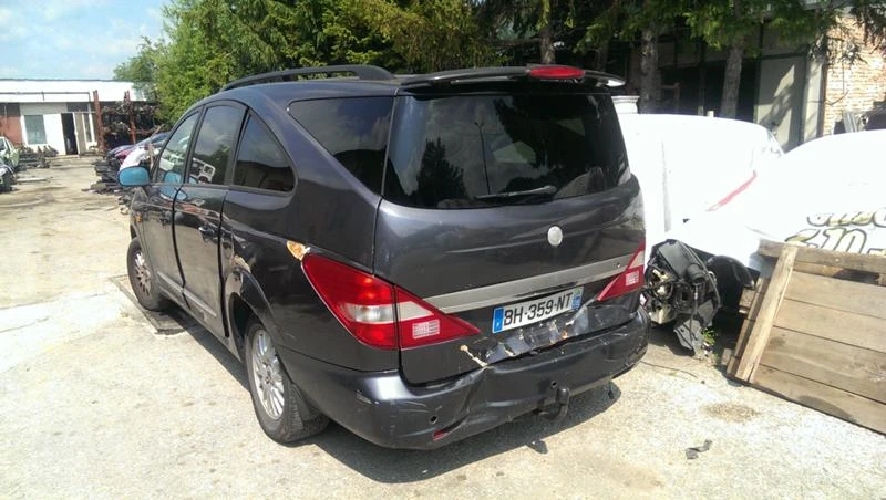 Ssang yong Rodius 2.7XDi, снимка 4 - Автомобили и джипове - 18460919