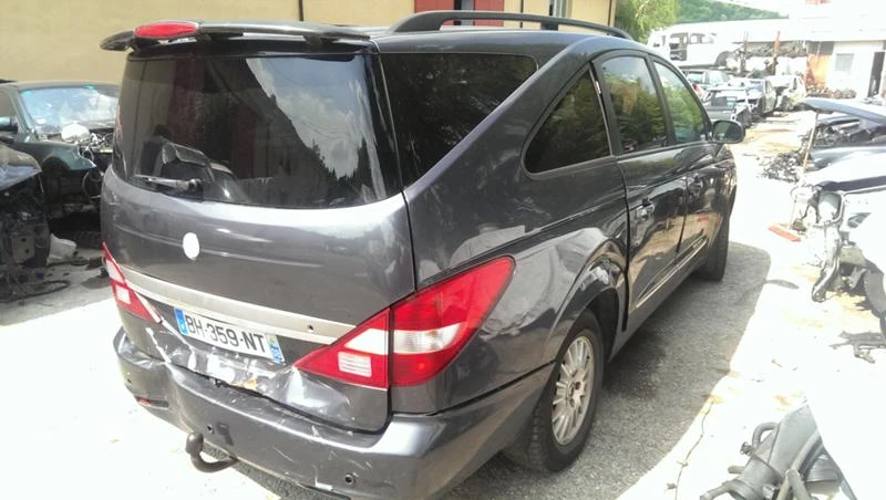 Ssang yong Rodius 2.7XDi, снимка 5 - Автомобили и джипове - 18460919