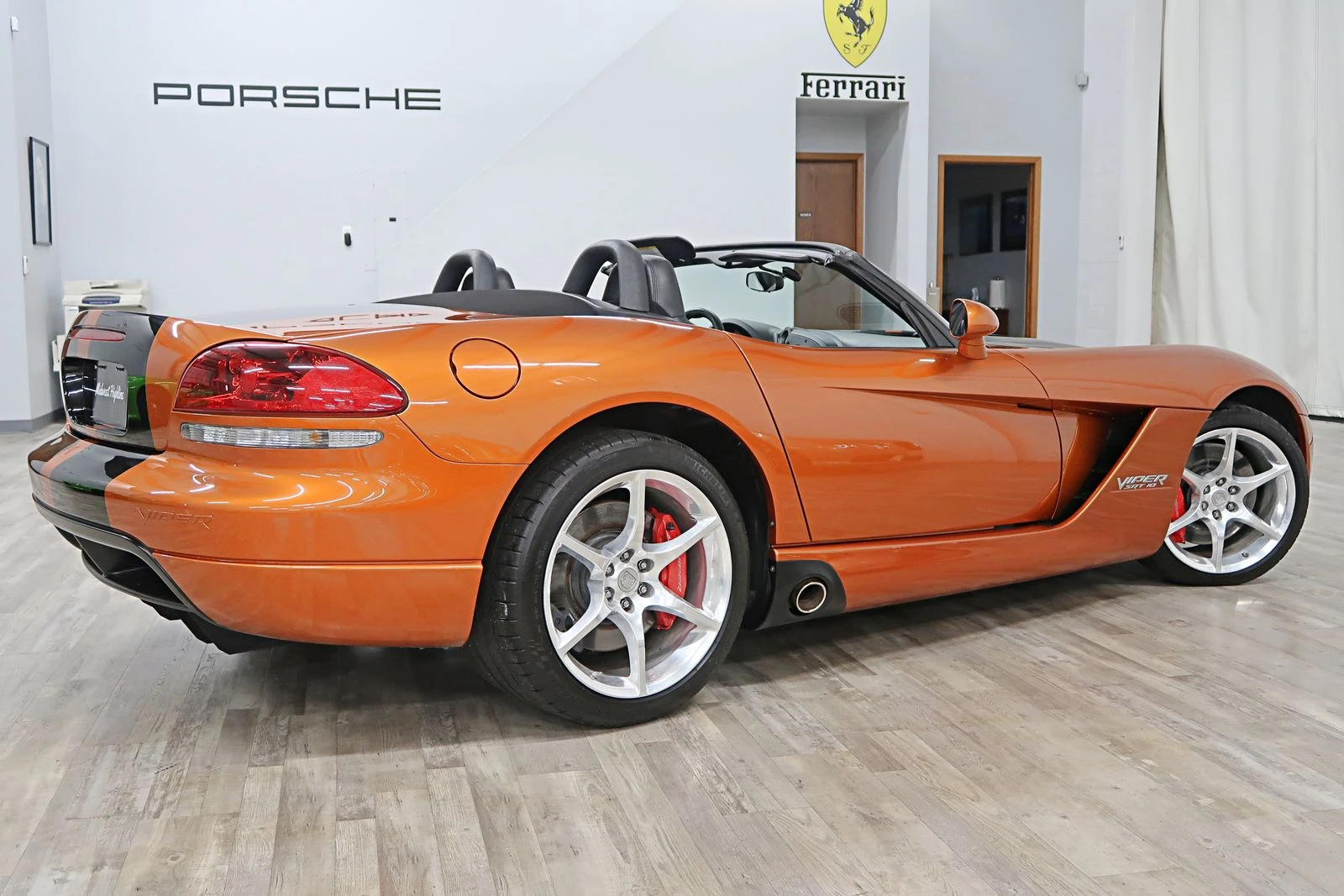 Dodge Viper SRT10 8.4L V10 600кс - изображение 3