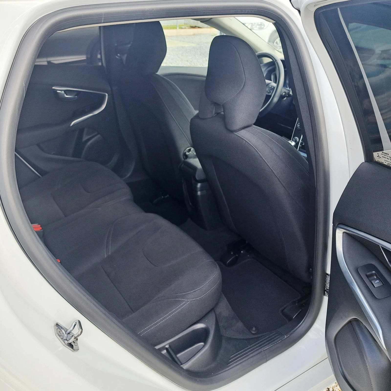 Volvo V40 2.0D* 120Hp* NAVI* EURO 6B* ОТЛИЧНО СЪСТОЯНИЕ!*  | Mobile.bg — изображение 12