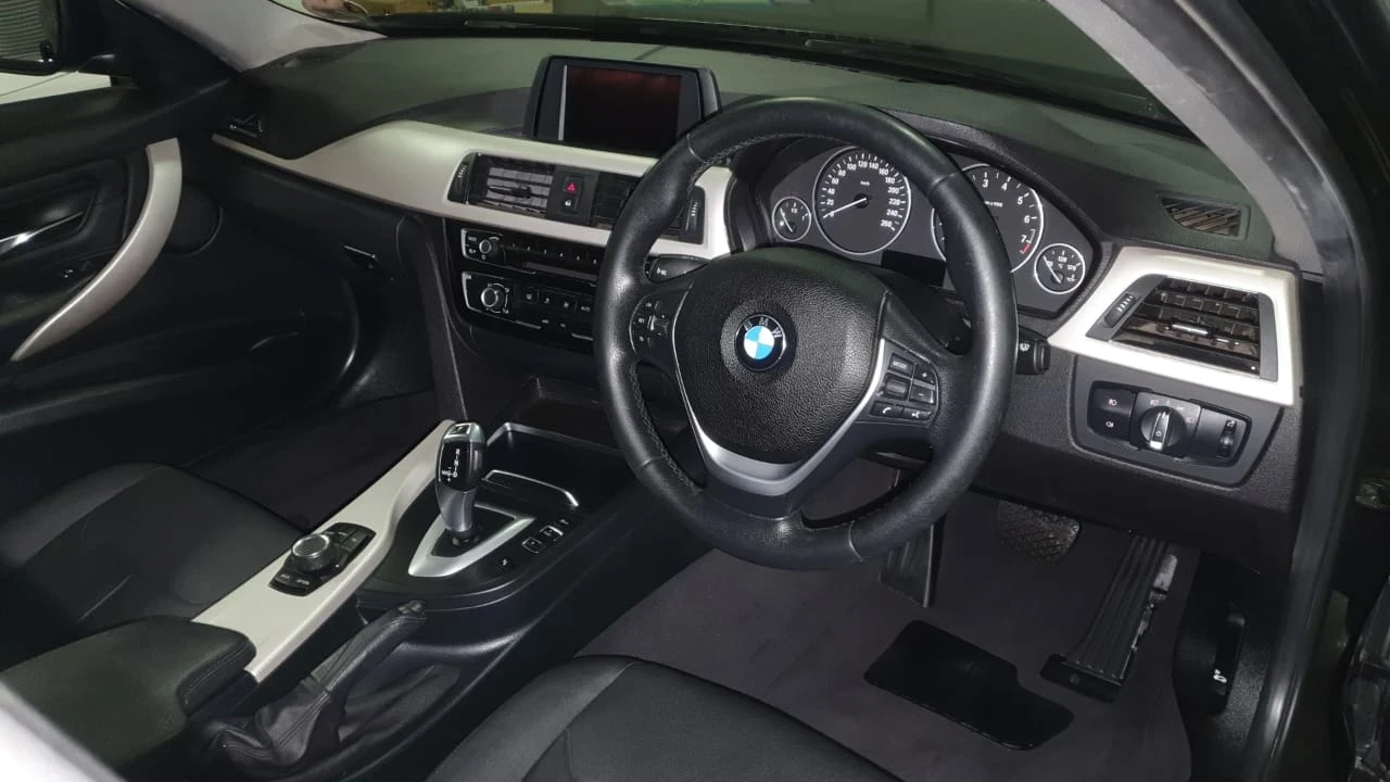 BMW 318 318i  - изображение 8