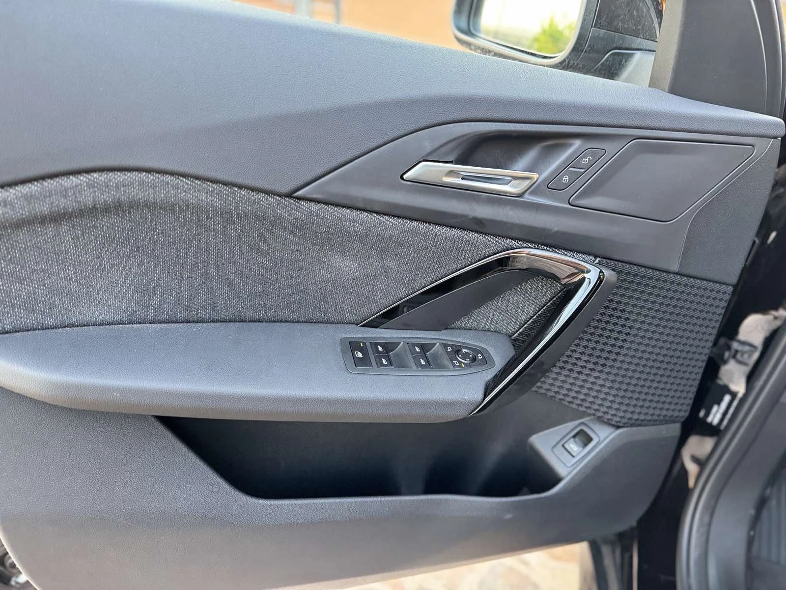 BMW iX2 eDrive20 - изображение 7