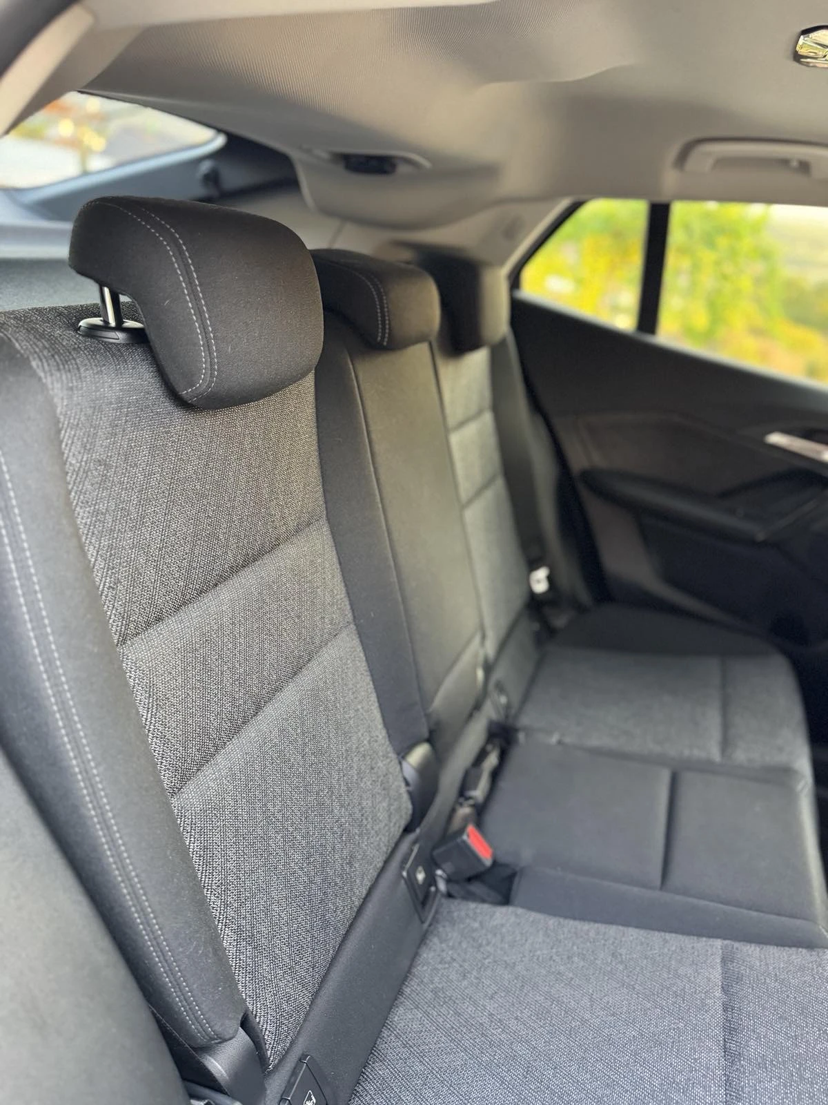 BMW iX2 eDrive20 - изображение 8