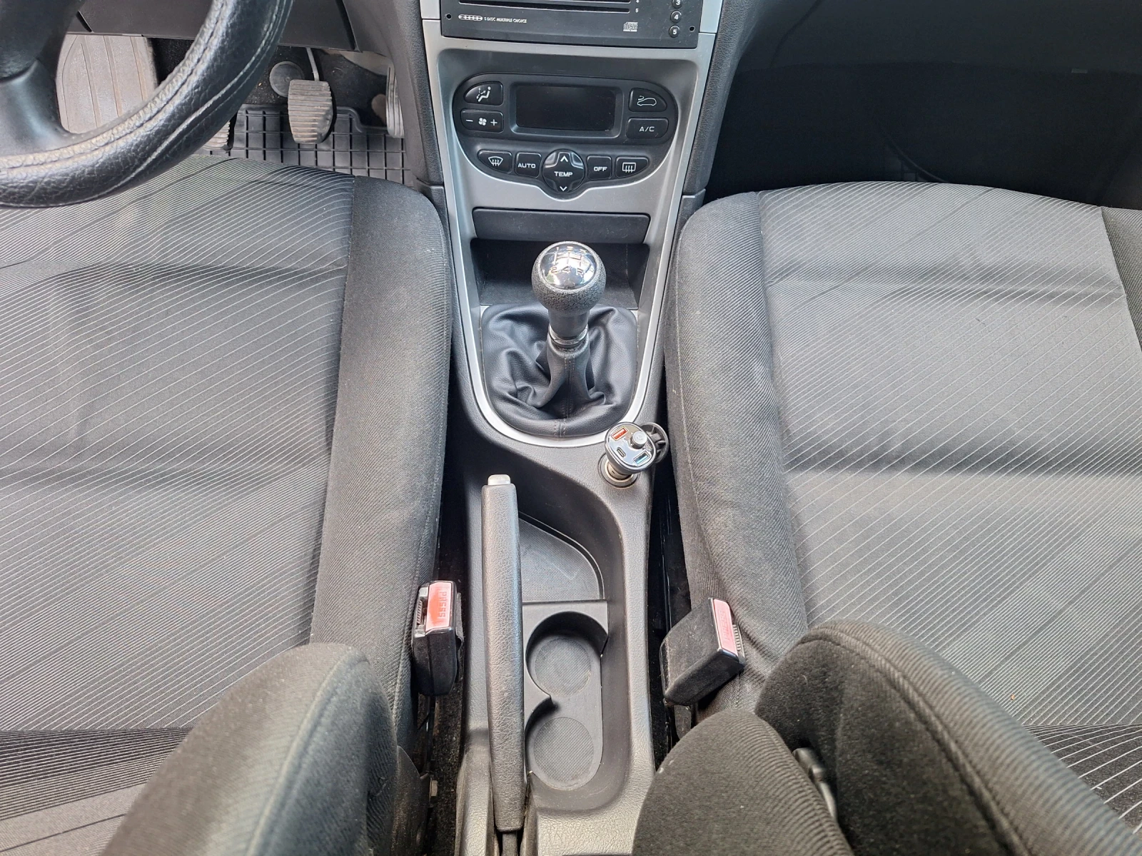 Peugeot 307 2.0 HDI - изображение 8
