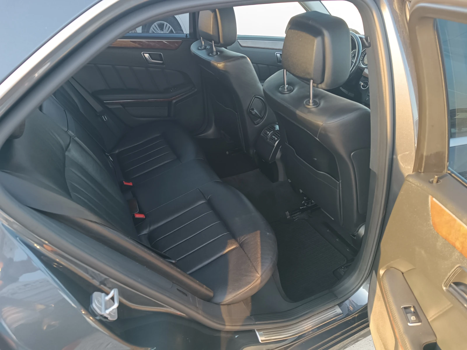 Mercedes-Benz E 200 BENZIN/7 G+ / - изображение 7