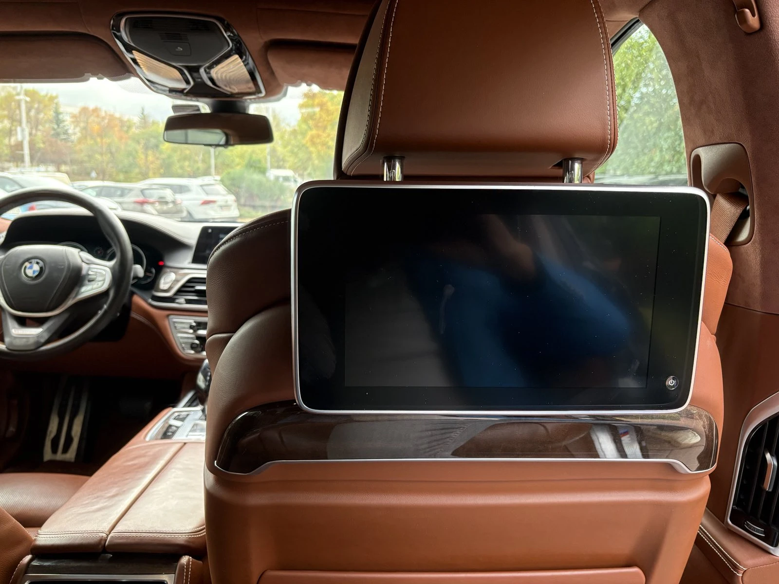 BMW 750 i xDrive - изображение 8