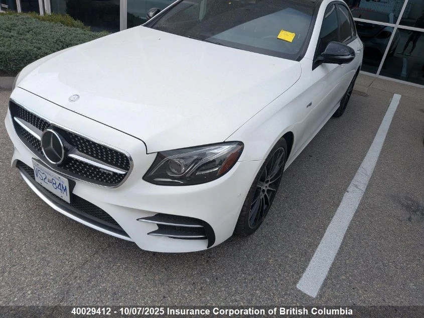 Mercedes-Benz E 43 AMG  - изображение 2