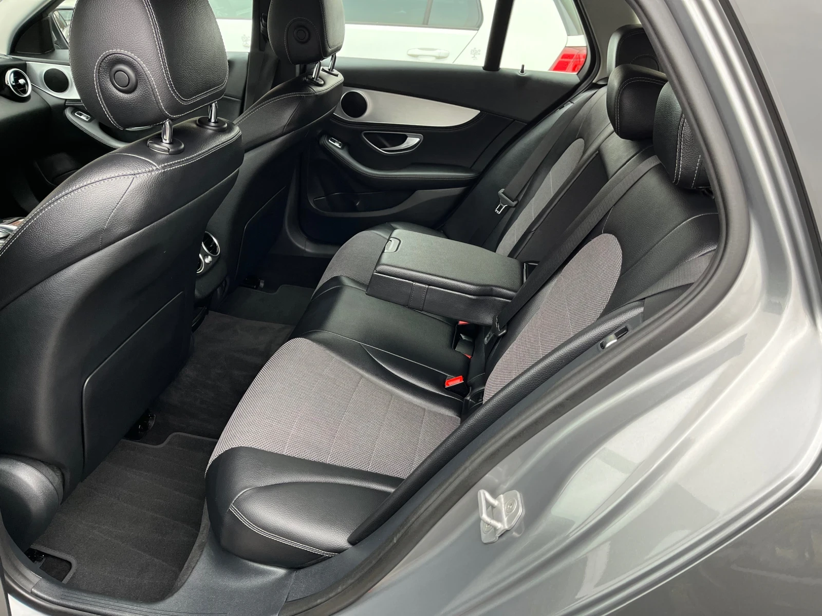 Mercedes-Benz C 250 4-Matic ТОП СЪСТОЯНИЕ  - изображение 9