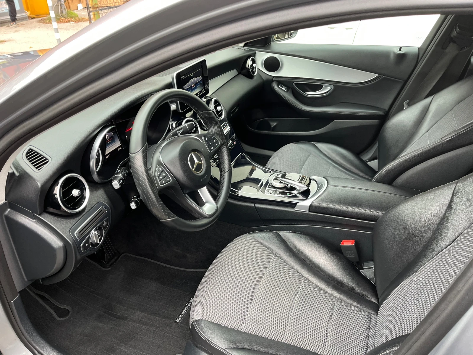 Mercedes-Benz C 250 4-Matic ТОП СЪСТОЯНИЕ  - изображение 7