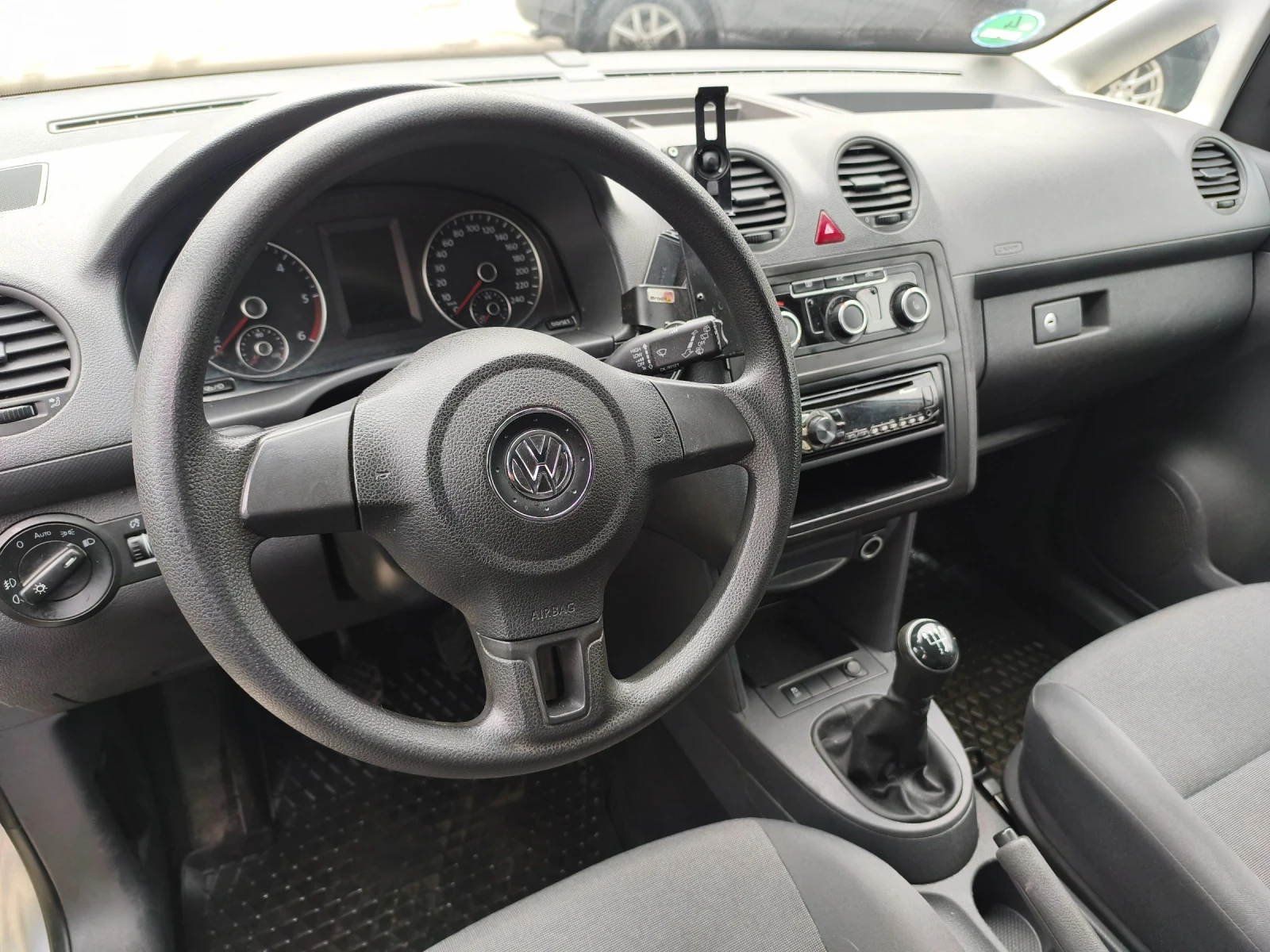 VW Caddy 1.6 dizel - изображение 7