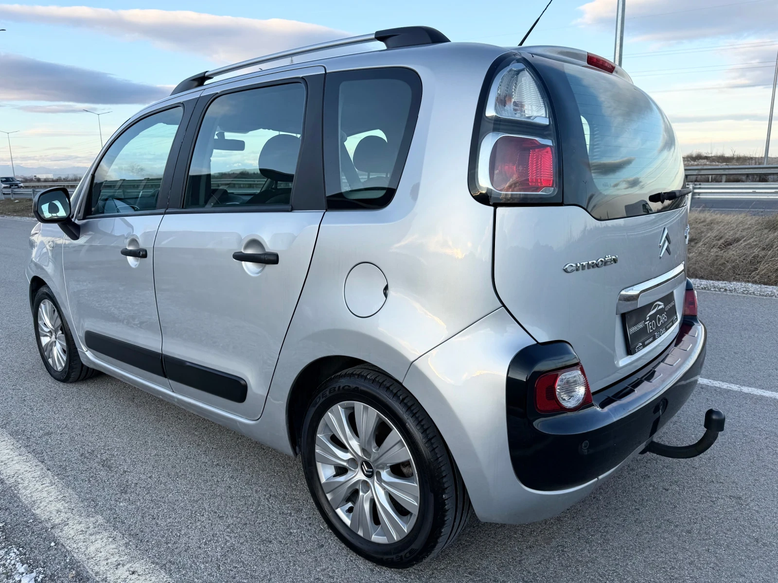 Citroen C3 Picasso 1.6 HDI / PARKTRONIC / AVTOPILOT / FULL SERVICE - изображение 5