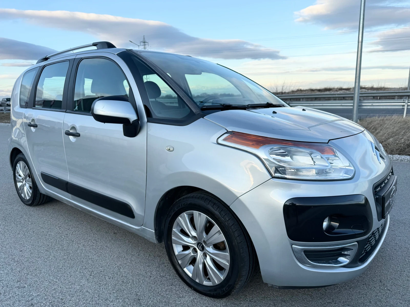 Citroen C3 Picasso 1.6 HDI / PARKTRONIC / AVTOPILOT / FULL SERVICE - изображение 3