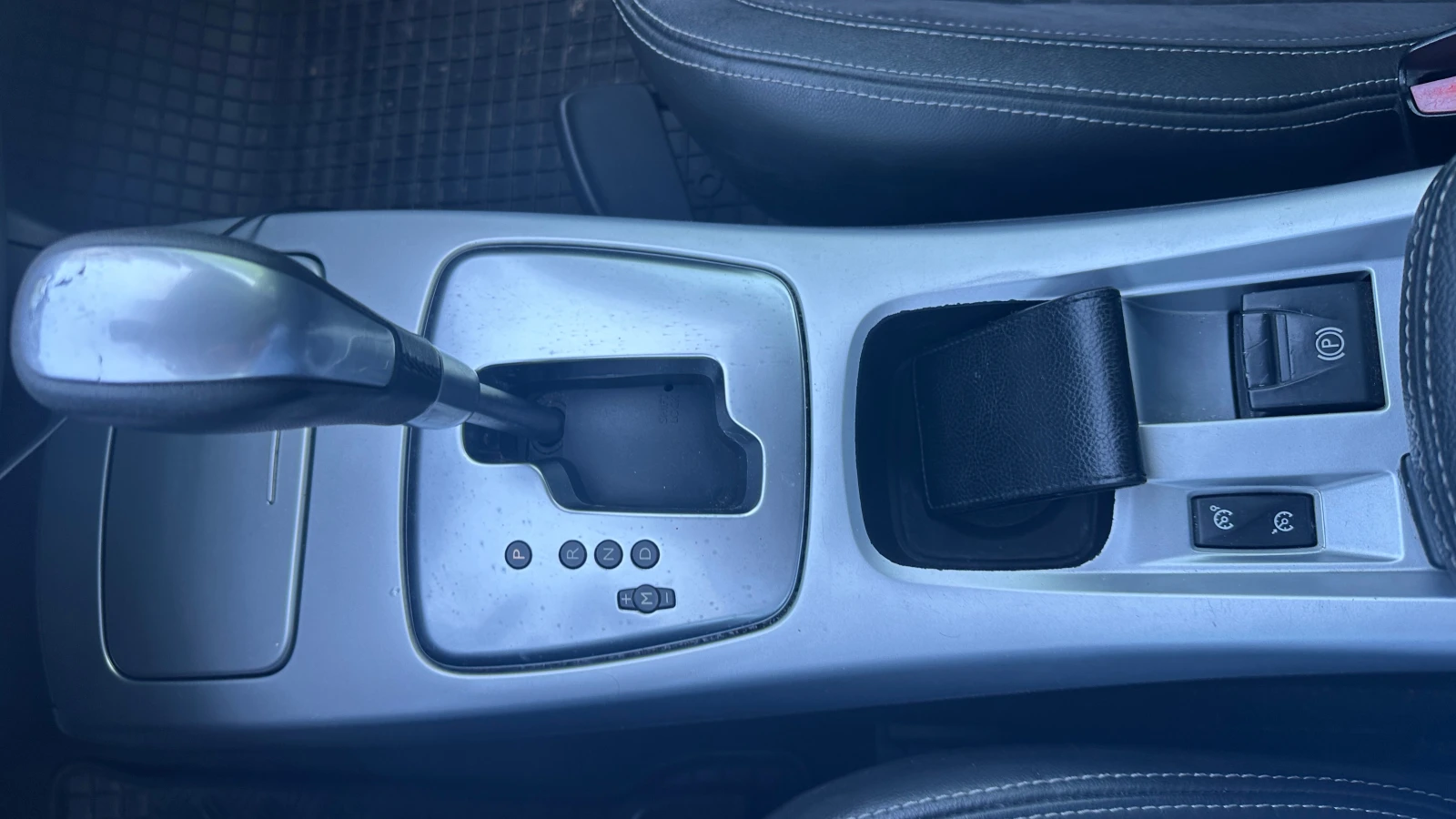 Renault Laguna 2.0 i Automatic, снимка 17 - Автомобили и джипове - 53864286