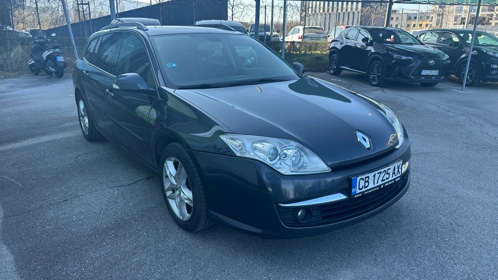 Renault Laguna 2.0 i Automatic, снимка 2 - Автомобили и джипове - 53864286