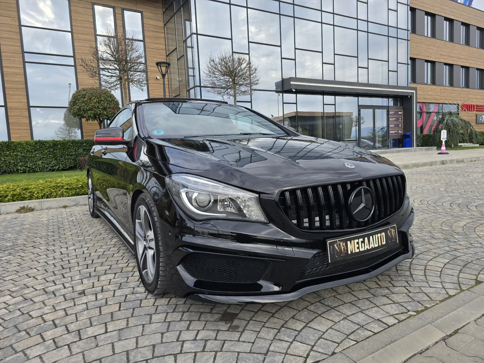 Mercedes-Benz CLA 220 Cdi AMG pack. Панорама.Harman/Kardon, снимка 3 - Автомобили и джипове - 54059592