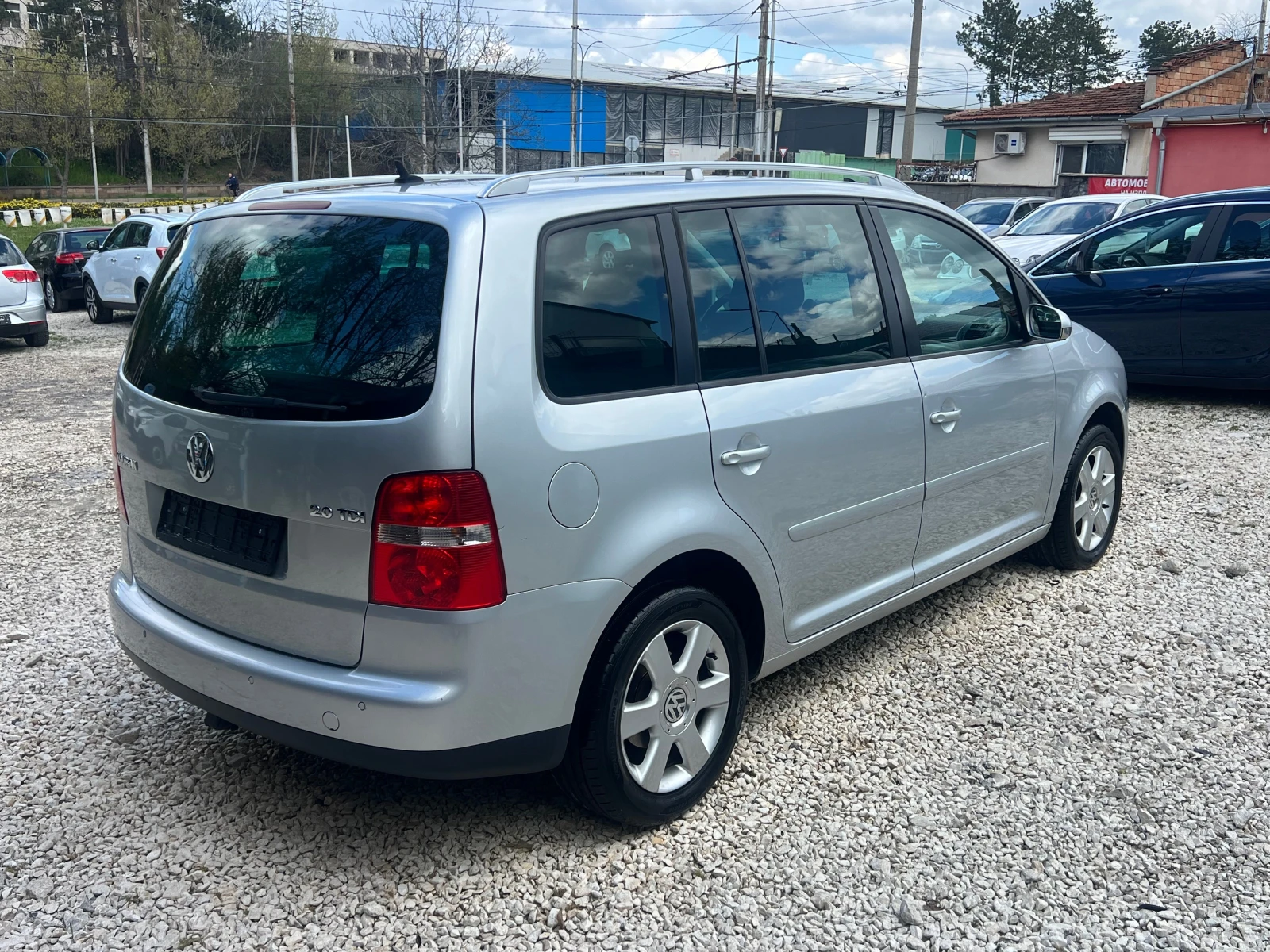 VW Touran 2, 0tdi Highline Автоматик, снимка 5 - Автомобили и джипове - 54147615