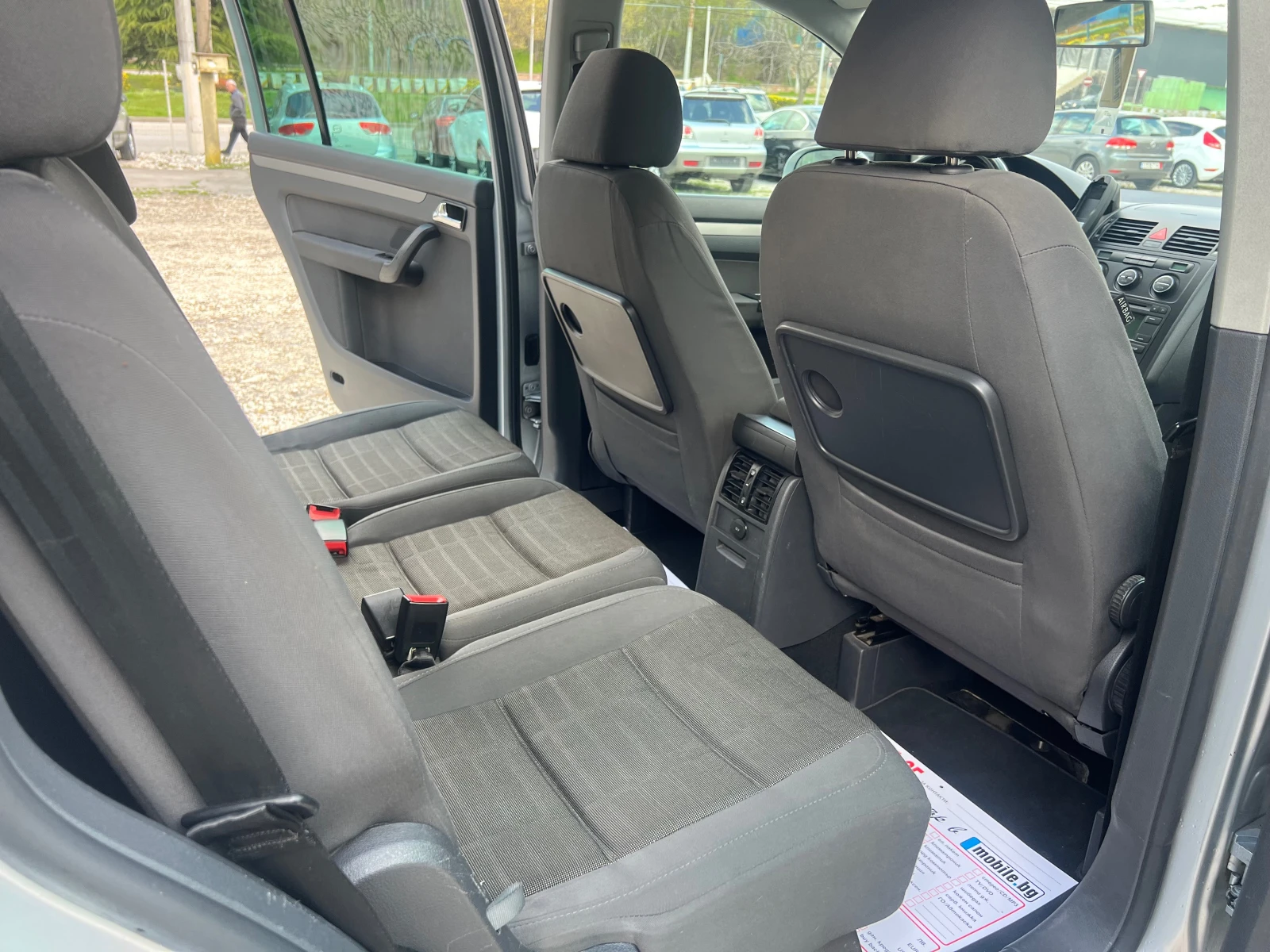 VW Touran 2, 0tdi Highline Автоматик, снимка 15 - Автомобили и джипове - 54147615