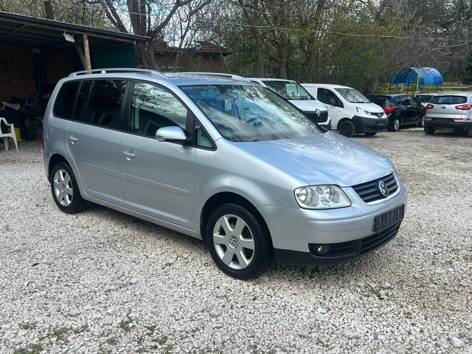 VW Touran 2, 0tdi Highline Автоматик, снимка 7 - Автомобили и джипове - 54147615