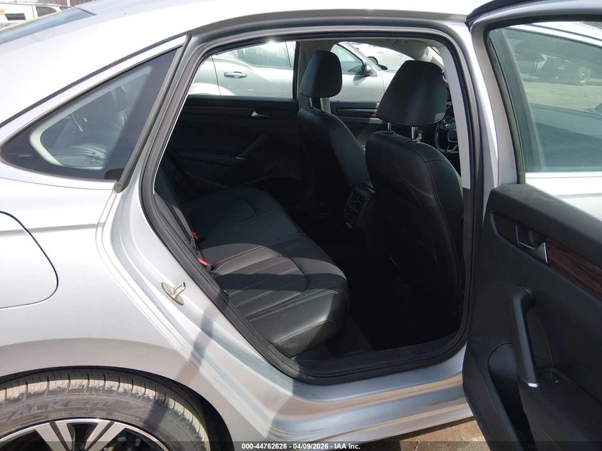 VW Passat 2.0l Volkswagen 2.0T Sel, снимка 8 - Автомобили и джипове - 54360724