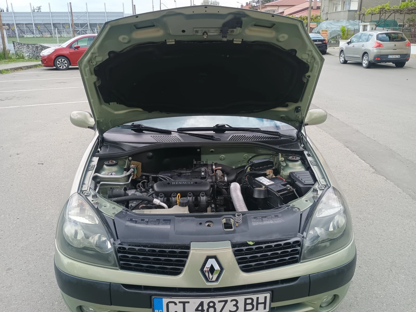 Renault Clio 2, снимка 7 - Автомобили и джипове - 54390877