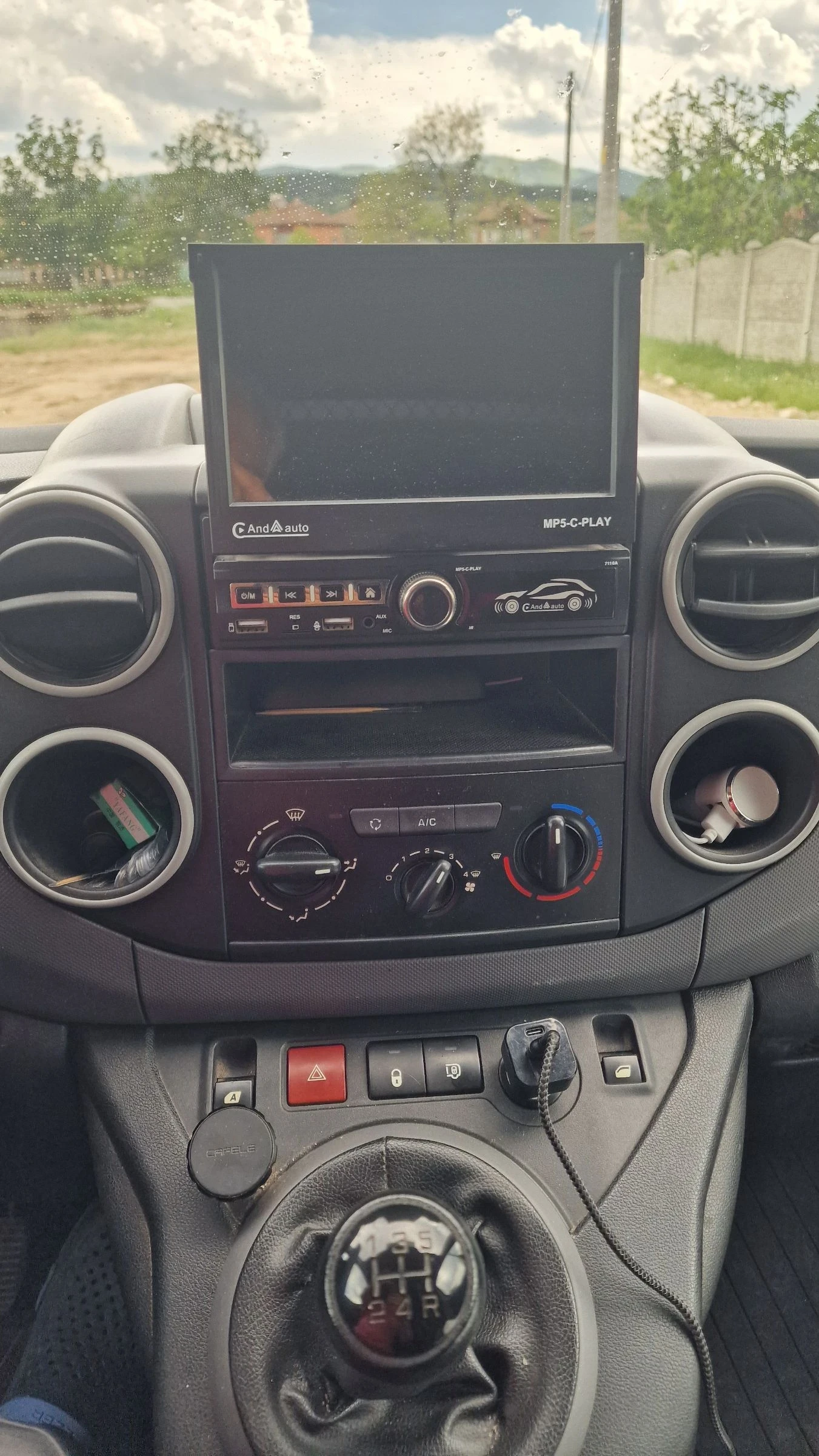 Peugeot Partner товарен, дълга база, снимка 12 - Автомобили и джипове - 54585085