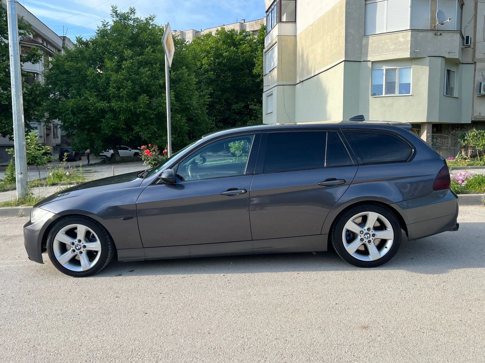 BMW 330, снимка 6 - Автомобили и джипове - 54671853