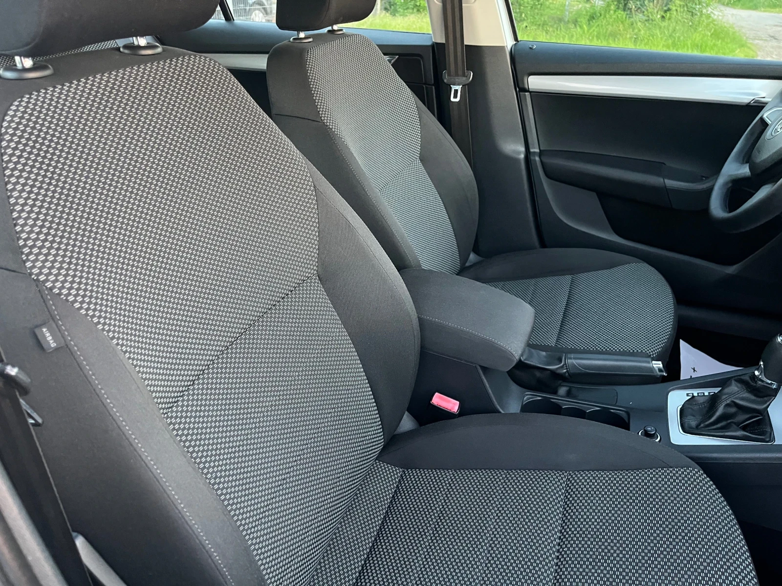 Skoda Octavia 1.6TDI-DSG-FEIS, снимка 6 - Автомобили и джипове - 54695019