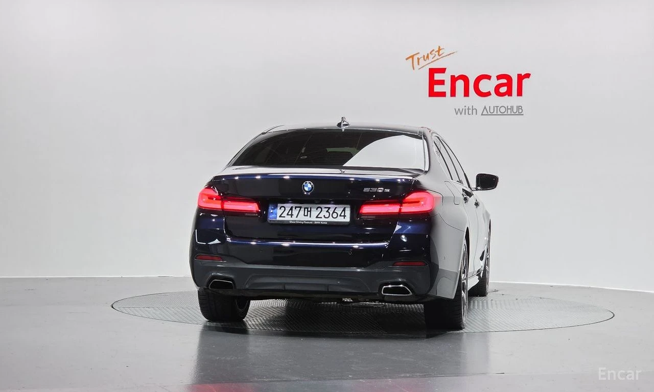 BMW 530E M* SPORT* HARMON* KARDON* ХЕДЪП* КАМЕРА* КЕЙЛЕС* , снимка 4 - Автомобили и джипове - 54823369