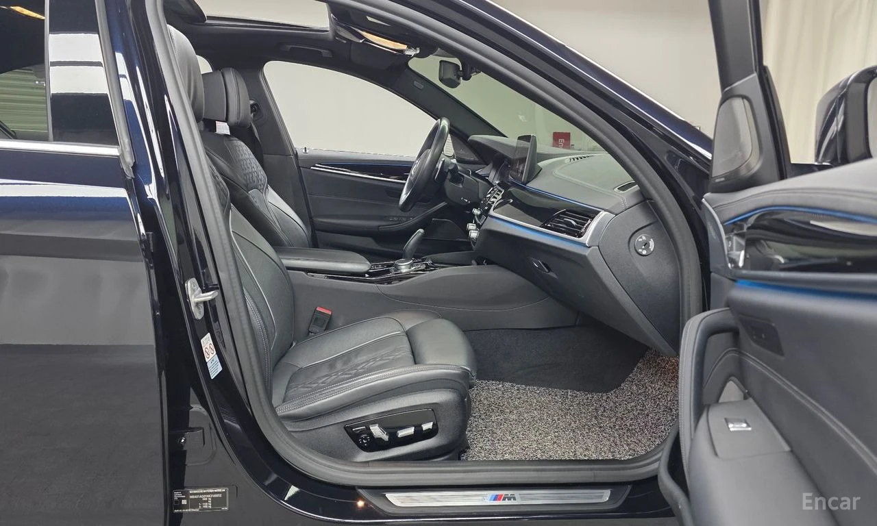 BMW 530E M* SPORT* HARMON* KARDON* ХЕДЪП* КАМЕРА* КЕЙЛЕС* , снимка 13 - Автомобили и джипове - 54823369