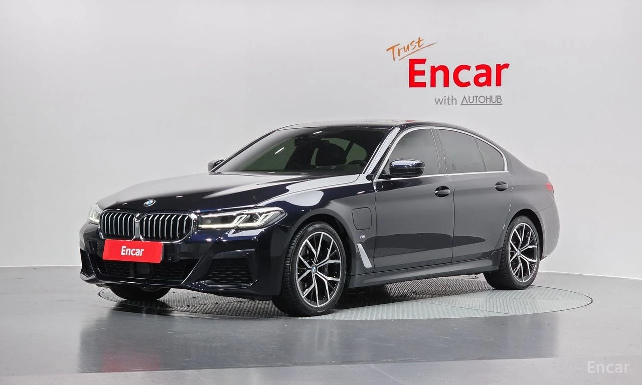 BMW 530E M* SPORT* HARMON* KARDON* ХЕДЪП* КАМЕРА* КЕЙЛЕС* 