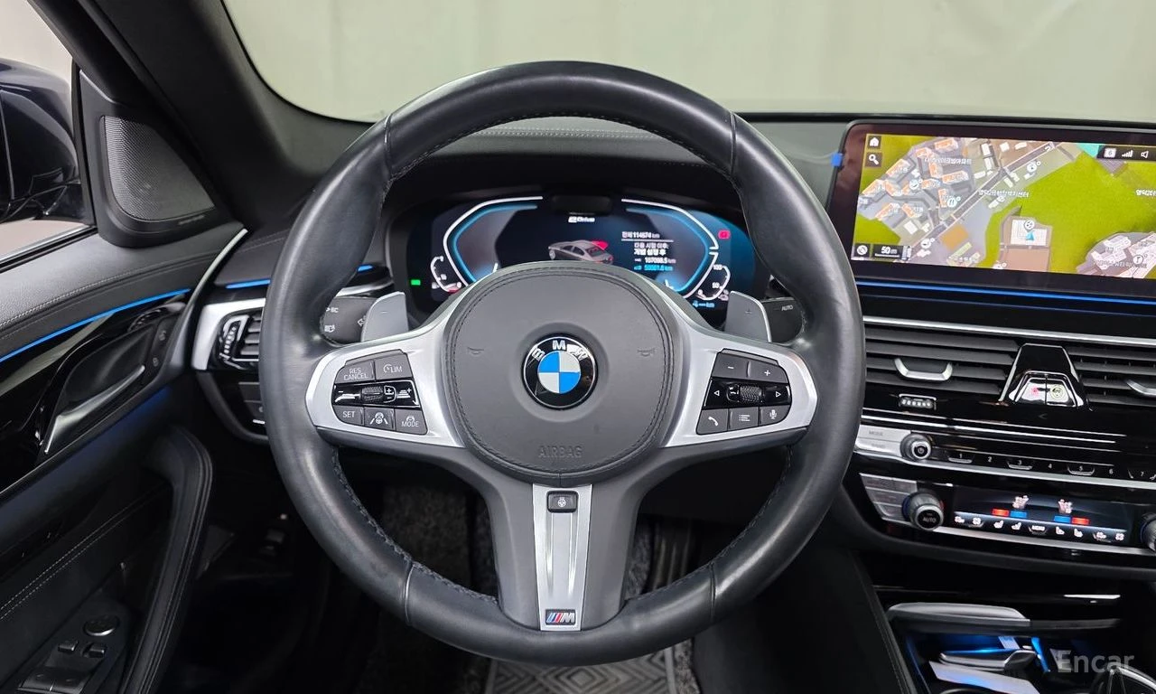 BMW 530E M* SPORT* HARMON* KARDON* ХЕДЪП* КАМЕРА* КЕЙЛЕС* , снимка 8 - Автомобили и джипове - 54823369