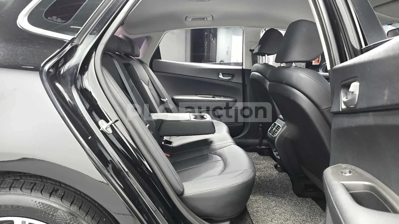 Kia K5 2.0| КАМЕРА| ПОДГРЕВ| DISTRONIC| ВКЛ.ТЕХНОТЕСТ, снимка 13 - Автомобили и джипове - 55009614
