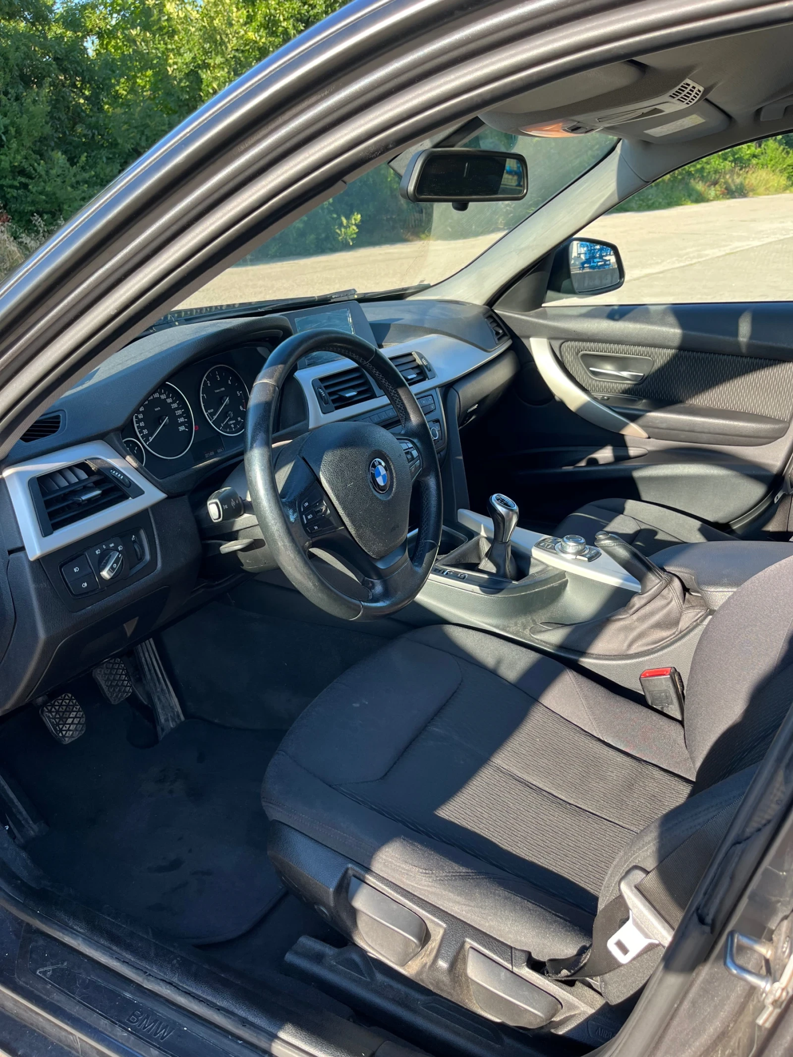 BMW 318 d xDrive, снимка 2 - Автомобили и джипове - 55041297
