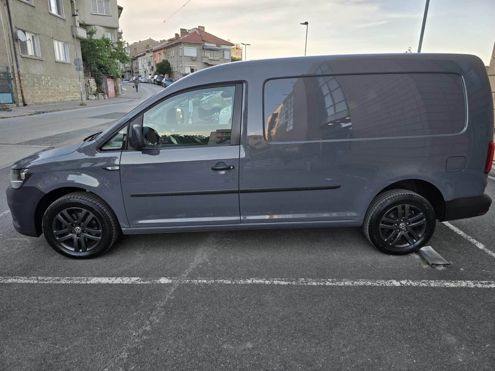 VW Caddy 2.0TDI 4Motion, снимка 5 - Автомобили и джипове - 55124369