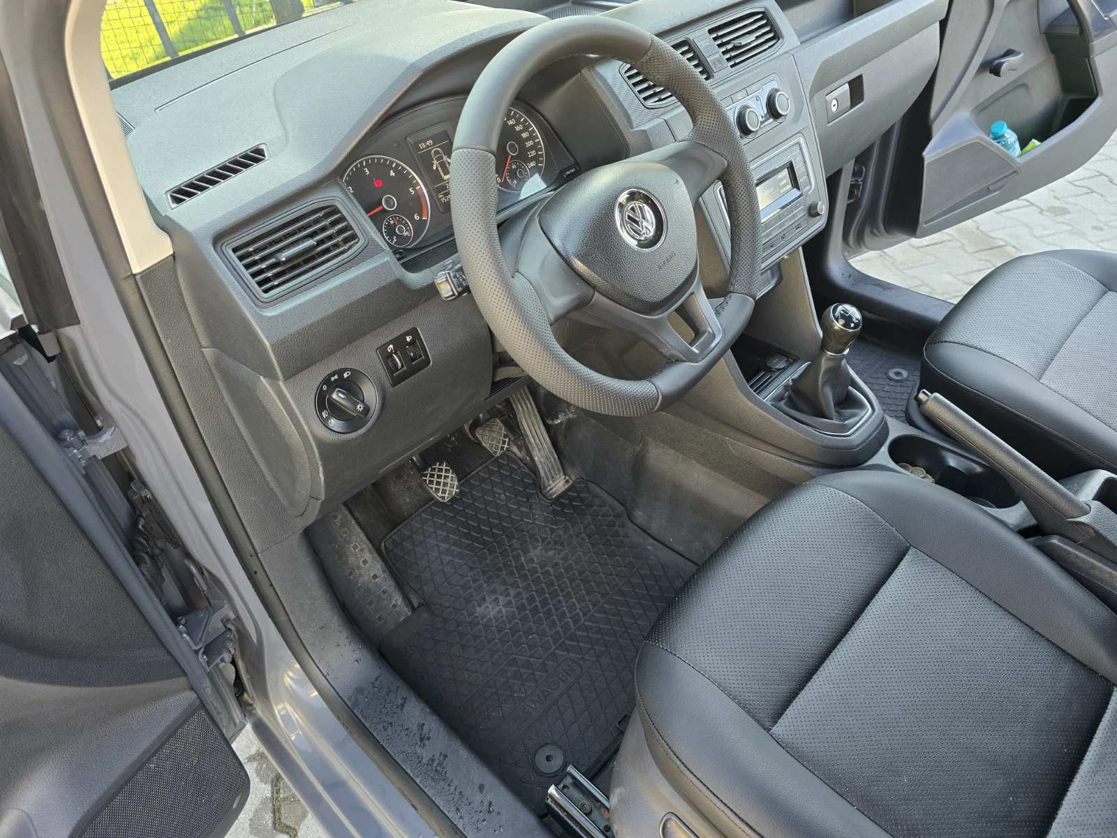 VW Caddy 2.0TDI 4Motion, снимка 9 - Автомобили и джипове - 55124369